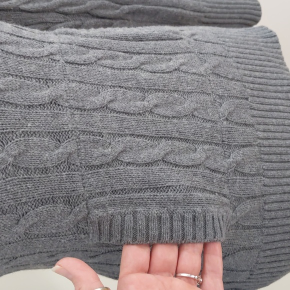 Banana Republic Hooded Sweater - Picture 3 of 6